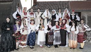 Voting for the most beautiful girls with Croatian roots in traditional attire opens