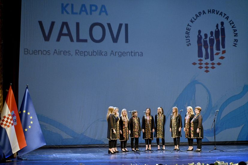 Croatian klapa groups from all over the world gather in Zagreb for memorable night 
