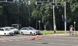 Zagreb traffic light performer taking it to a new level 