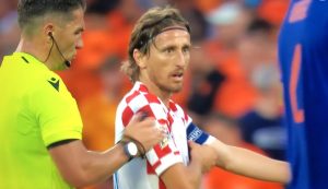 Croatian fans to sing “Ostani tu..” in 10th minute to Modrić during final against Spain 