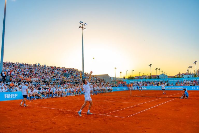 PHOTOS Croatian sporting legends in charity tennis spectacle in Zadar