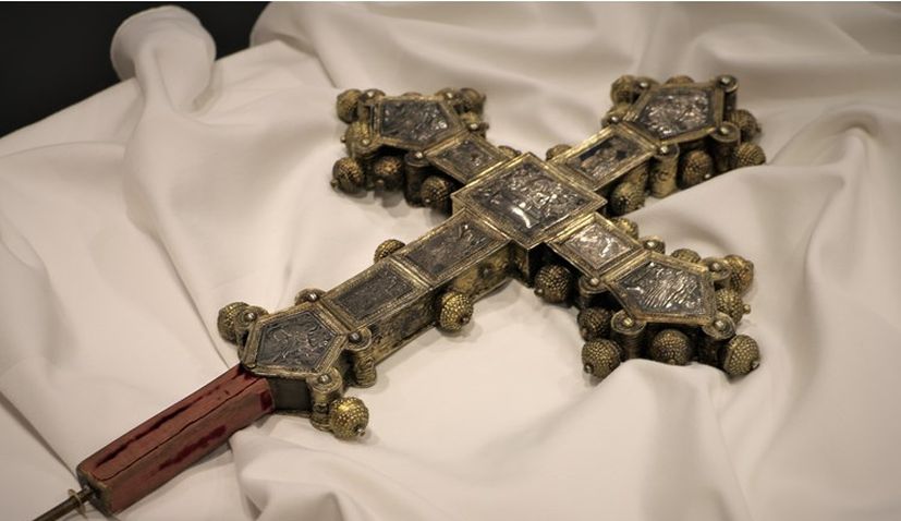 The valuable 14th century cross returned to Croatia after 50 years 