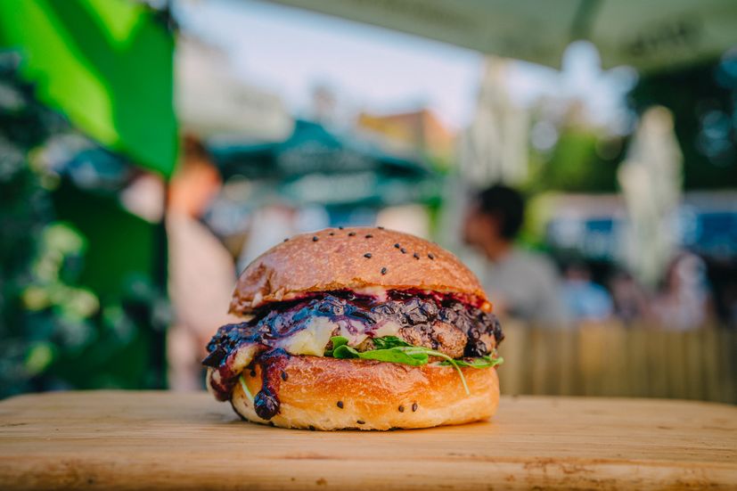 Pizza-burger hybrid, wagyu & coffee burger and more - we check out the Zagreb Burger Festival 