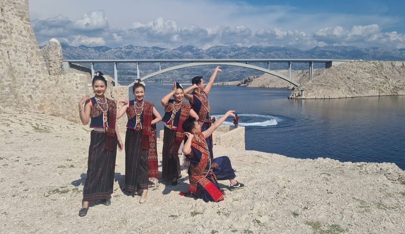 Thai dance group first time at Croatia’s big folk festival 