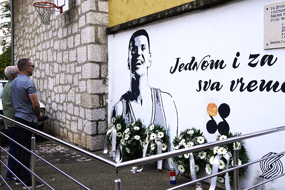 Šibenik Pays Tribute to Basketball Legend Dražen Petrović on His 59th Birthday