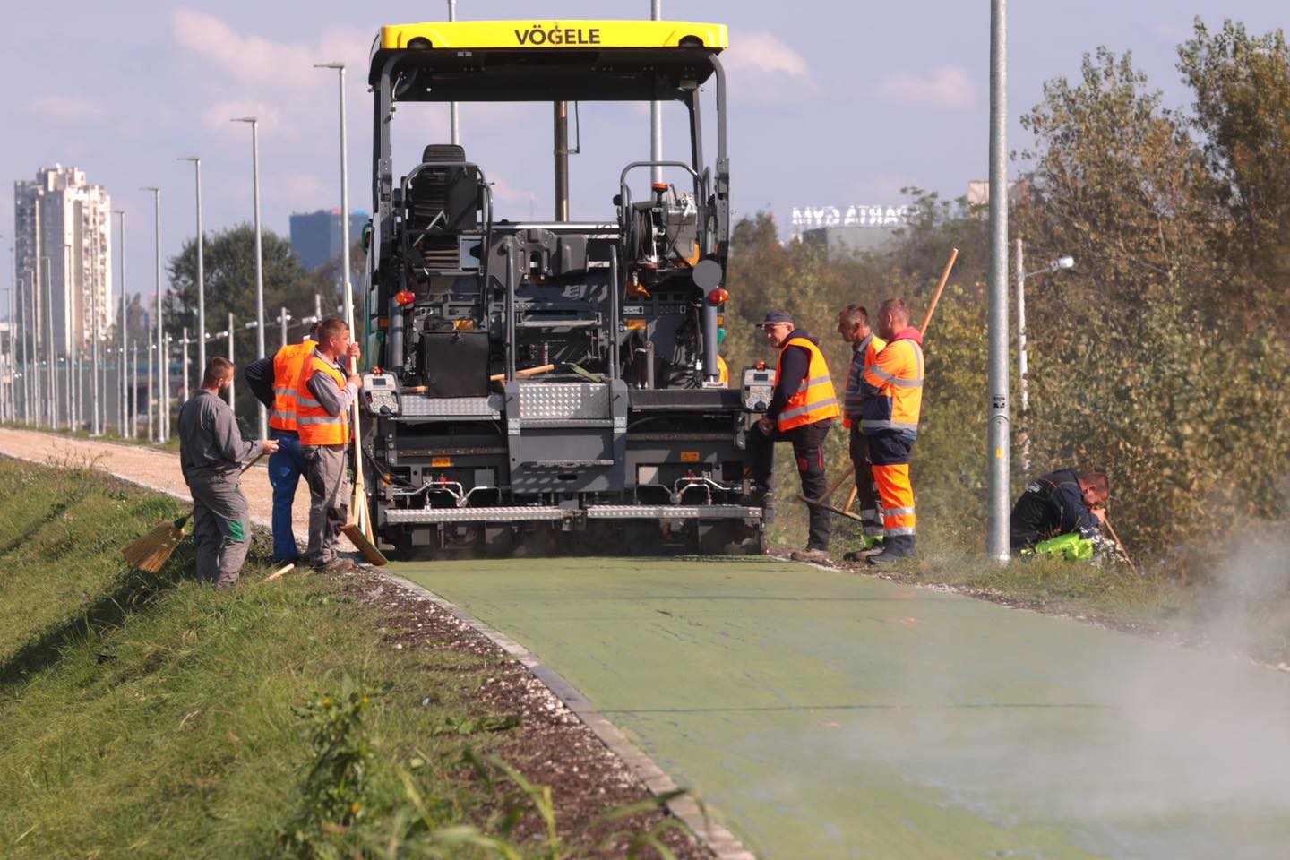 Croatia’s first green asphalt bikeway being laid 
