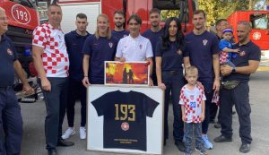 Croatian national team's gesture of support for firefighters and special needs community