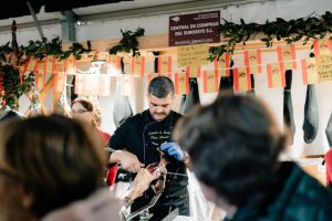 Croatia's finest pršut on display at big traditional fair in Tinjan