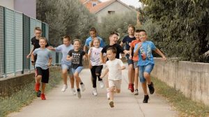 Musicians unite in new patriotic Croatian song “Zemlja heroja”