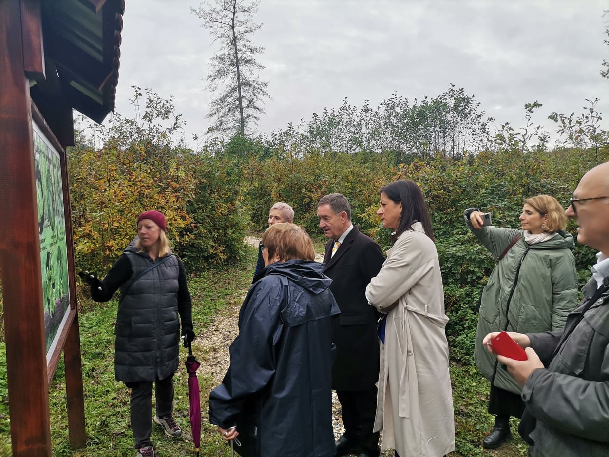 An educational trail was officially inaugurated on Friday in the Kotar Forest between Sisak and Petrinja 