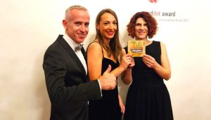 Podravka, the company which produces the iconic Croatian seasoning Vegeta, launched Vegeta&Spirulina, the only product of its kind on the market. Apart from achieving early commercial success, it has won the 'designer's Oscar' for its packaging. The design of the special edition, which was produced in a limited series on the occasion of the company's 75th anniversary, won the Red Dot Design Award last night in Berlin. Podravka's CEO of Vegeta Krunoslav Bešvir, marketing director Sanja Garaj Miloš, and the corporate communications director Majda Žujo were all present at the event to collect the award, danica.hr reports. "The limited edition of our new superfood seasoning Vegeta & Spirulina has been awarded the most sought-after international quality label, the Red Dot Design Award! Vegeta & Spirulina has been declared the best of the best, winning the title 'Red Dot Best of the Best', which is awarded to the best among all Red Dot recipients who have distinguished themselves with very high design quality. We developed the design in collaboration with the agency Bruketa&Žinić&Grey," stated the representatives from Podravka. Vegeta & Spirulina has been available for regular purchase since this year. Spirulina is a blue-green algae that, due to its properties, is also referred to as s super food of the 21st century. The new Vegeta does not contain flavour enhancers and only consists of natural ingredients, including 35 percent of dried vegetables (carrot, onion, parsnip, potato, tomato, leek, celery, bell pepper, parsley leaf). In addition to the dried vegetables, the key ingredient of the new Vegeta is powdered spirulina (10 percent), ginger, coriander, lovage, black pepper, garlic, extra virgin olive oil, and sea salt. Research has shown that spirulina promotes the elimination of toxins and other impurities from the bloodstream. It has been found to have significant anti-inflammatory effects, making it beneficial in the prevention of chronic inflammatory diseases such as rheumatoid arthritis. Experts also claim that spirulina helps reduce the level of stress hormones, which can increase the risk of developing various diseases, including cardiovascular diseases and different types of cancer. It is popular among people who want to lose weight, danica.hr writes. Podravka say that the combination of the traditional flavour of Vegeta and the exotic spirulina complements various soups, sauces, pasta dishes, as well as salad dressings, dips, and marinades.