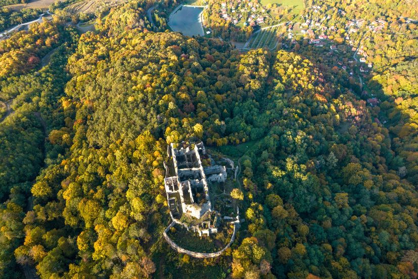 The impressive fortress above Orahovica worth visiting 