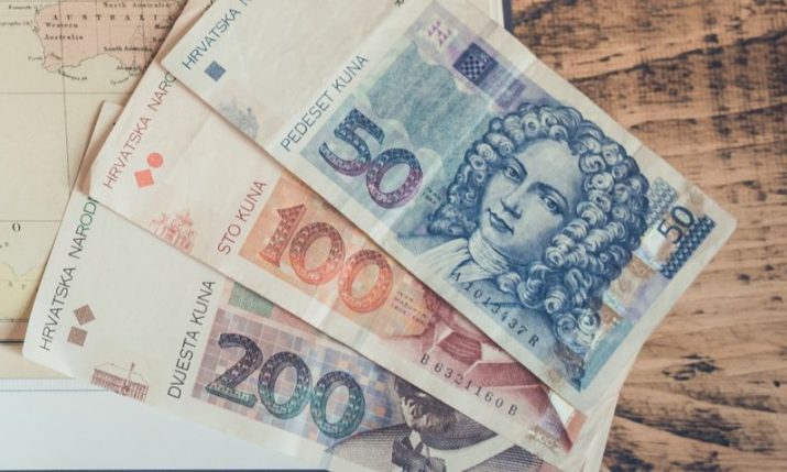 Croatians still keeping large amounts of old kuna currency