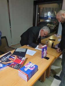Australian-Croatian boxing champion Ivan Rukavina launches book