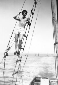 Croatian-Canadian bartender who last served Errol Flynn is dead at 94