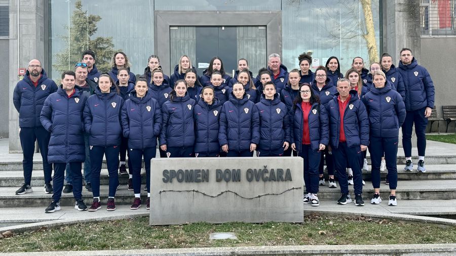 Croatian women's team pays tribute to Homeland War victims in Vukovar ahead of important clash 