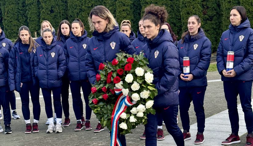 Croatian women's team pays tribute to Homeland War victims in Vukovar ahead of important clash 