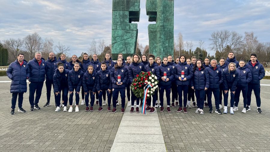 Croatian women's team pays tribute to Homeland War victims in Vukovar ahead of important clash 