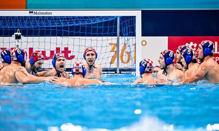 Croatia thrashes South Africa to reach last 16 at World Championship