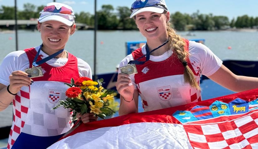 Croatian twin sisters win first European rowing medal 
