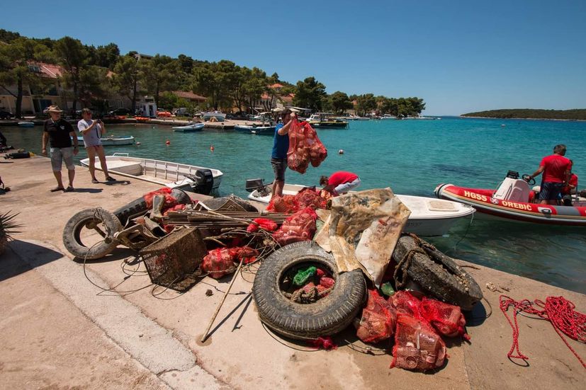 Rubbish removed from Loviste Bay in Croatia 