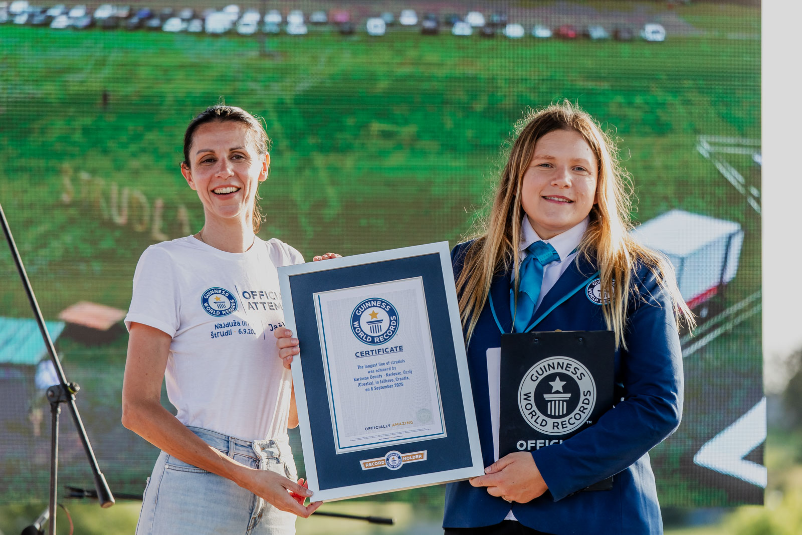 world’s longest line of strudels