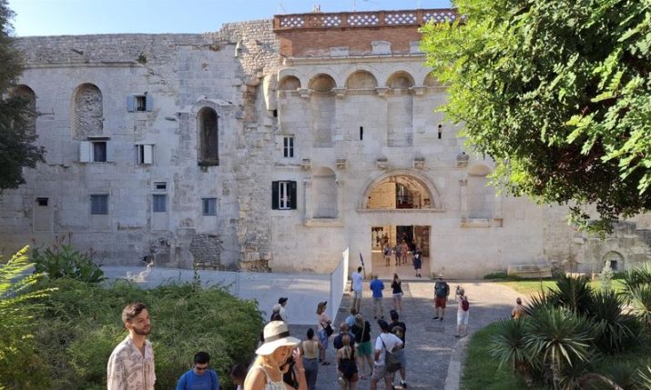 New discoveries at Split’s iconic Golden Gate expected as archaeological investigations start