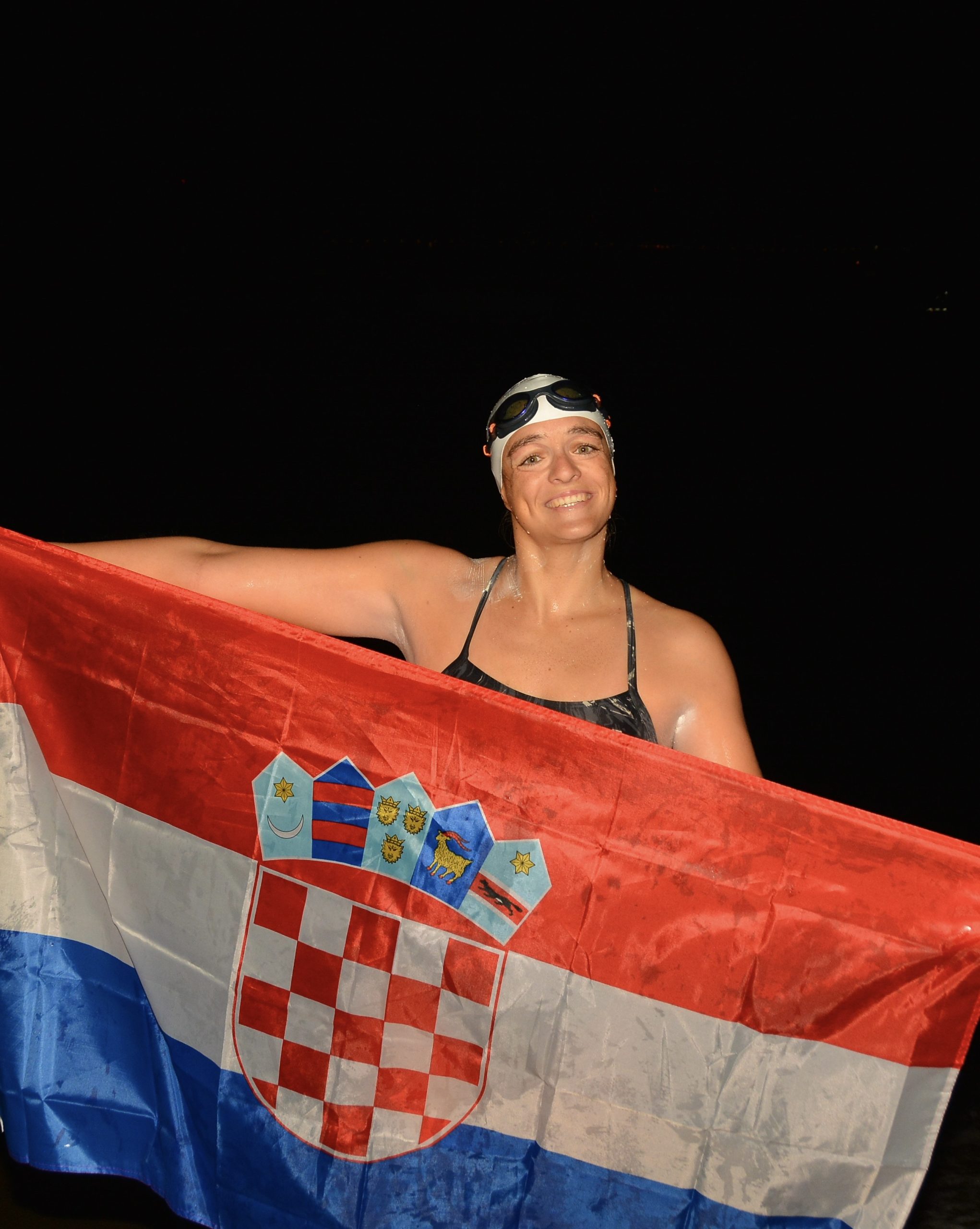  Dina Levačić has successfully completed the demanding 16-kilometre route around Angel Island in San Francisco Bay.