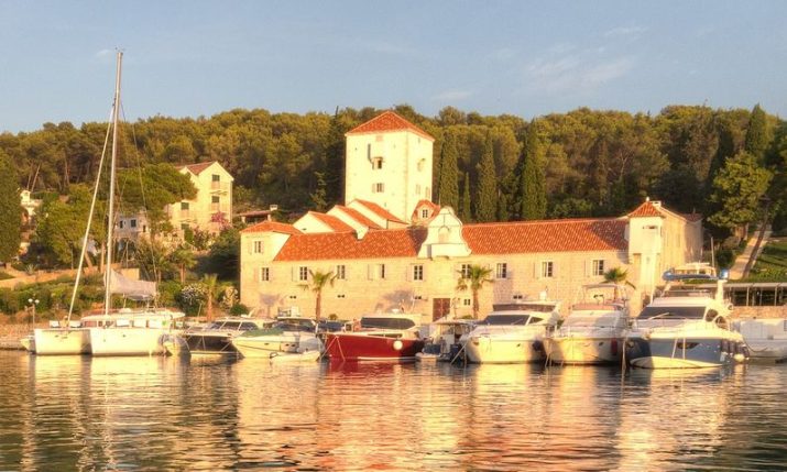 Šolta to lead way as islands struggle with anchoring and pollution