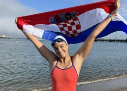 Croatian swimmer Dina Levačić conquers Alcatraz swim