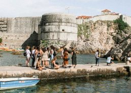 Croatian tourist guides oppose law letting foreigners lead tours