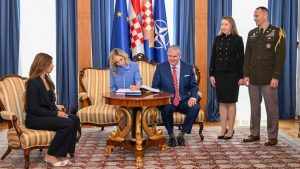 Nicole McGraw presents credentials in Zagreb to Croatian president