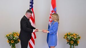Nicole McGraw presents credentials in Zagreb to Croatian president