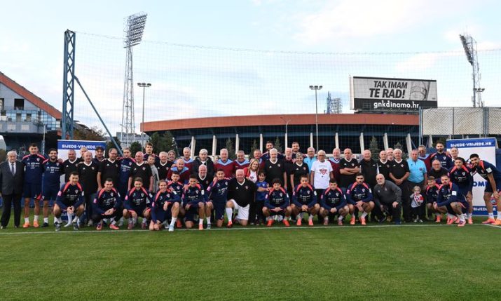 Nogomet meets Hodomet: Walking footballers meet Croatian national team