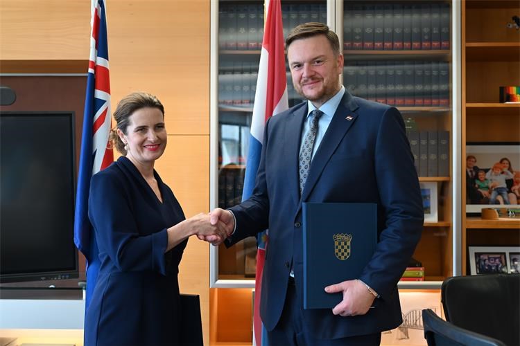 Croatia’s Deputy Prime Minister and Minister of Finance, Marko Primorac and New Zealand’s Minister of Finance, Economic Development and Social Investment, Nicola Willis.