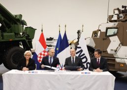 Croatia signs €328m Caesar howitzer and Rafale upgrades deal with France