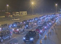 Massive pre-Christmas Croatian border delays as waits stretch up to nine hours