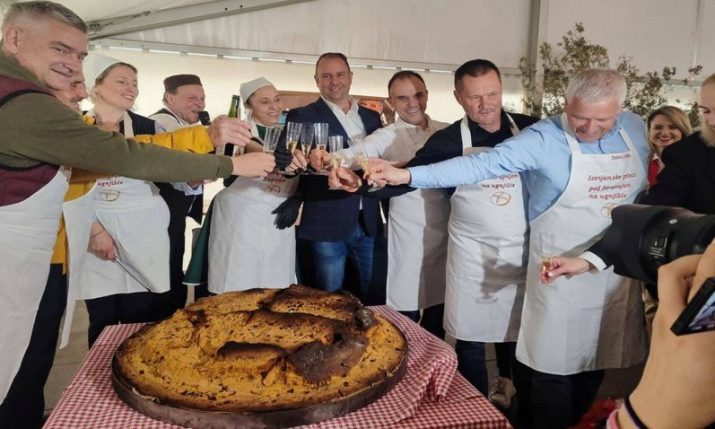 World’s largest Easter pinca baked in Croatia as baker creates 69 kg delight