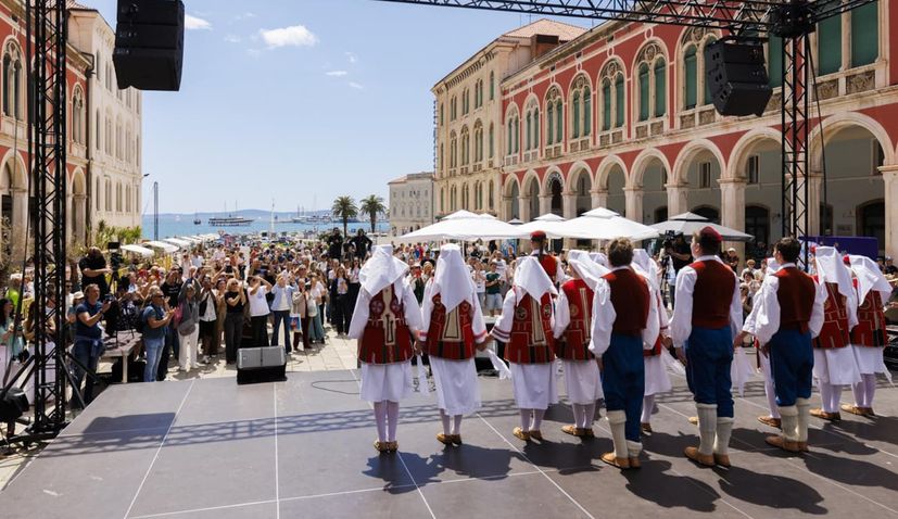 PHOTOS: Dalmatian traditions brought to life in Split
