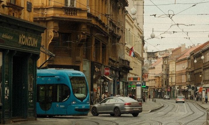 Zagreb taxi drivers charging up to €85 for 5km journeys despite displayed fare rules