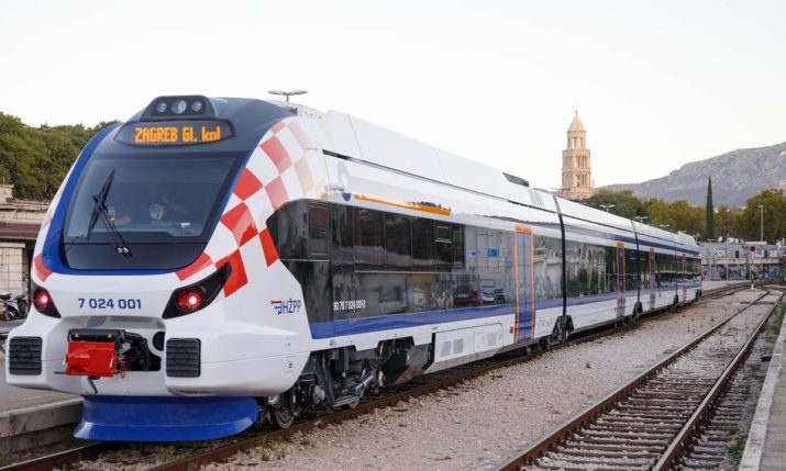 PHOTOS: First hybrid train on Zagreb–Split route begins
